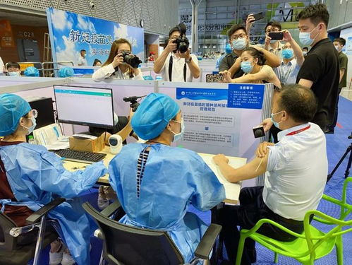 可维克首针仪式,杜伟民第一个接种